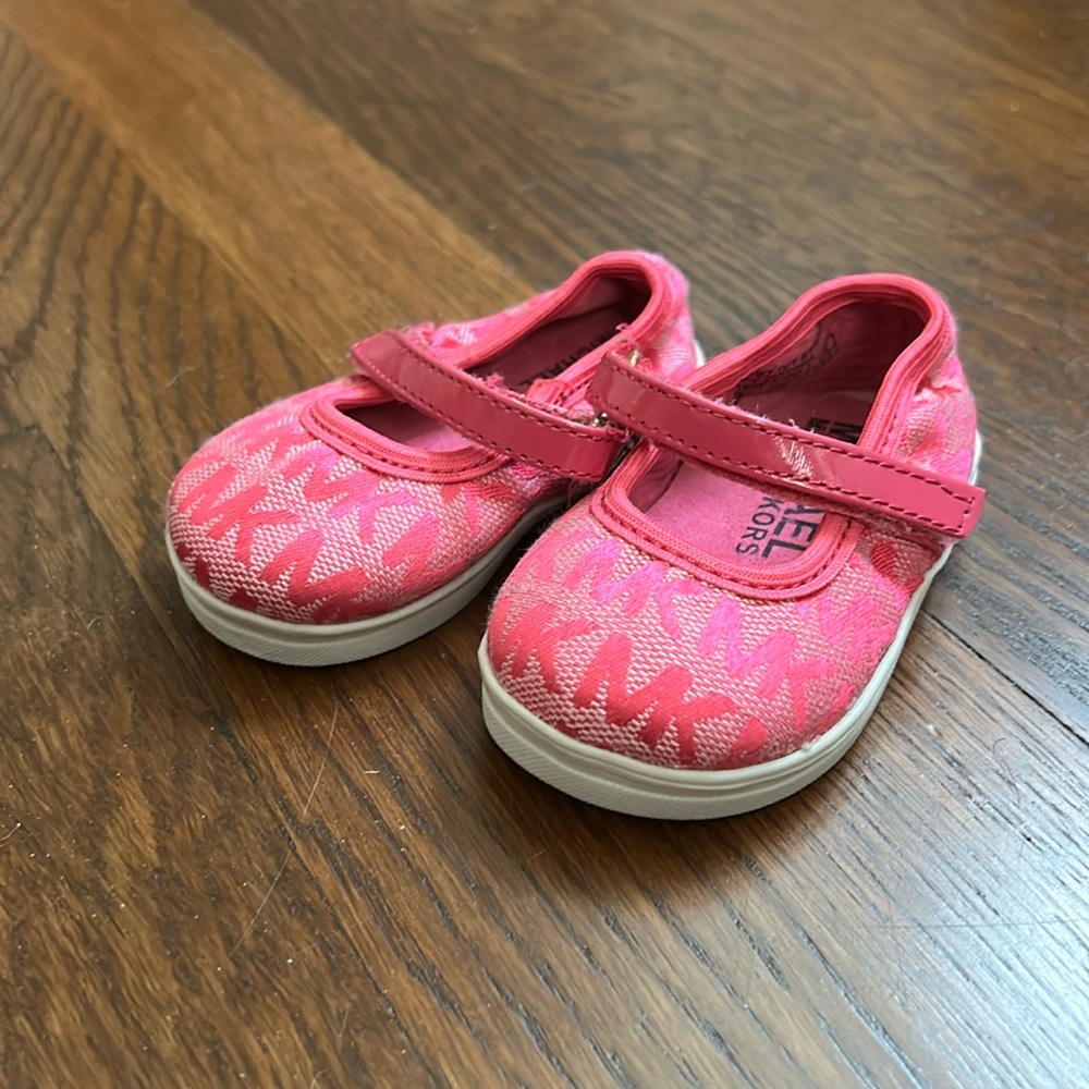 Michael Kors Mara Ari pink baby shoes